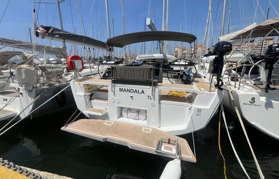 Sailboat DUFOUR 41 - MA ( 3D/2C) 12m