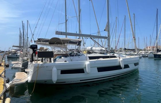 Sailboat DUFOUR 41 - MA ( 3D/2C) 12m