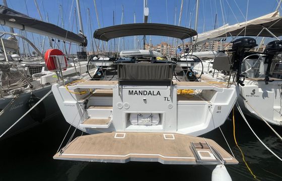 Sailboat DUFOUR 41 - MA ( 3D/2C) 12m