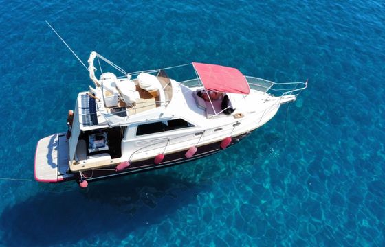 Motorboat Portofino Marine 10 Fly 480hp