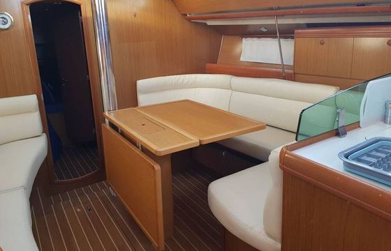 Sailboat Jeanneau Sun Odyssey 42 Ds 12m