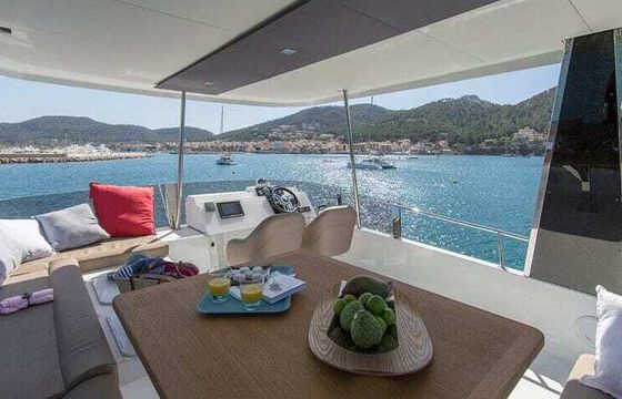 Catamaran Fountaine Pajot My 37 11m