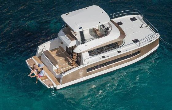 Catamaran Fountaine Pajot My 37 11m