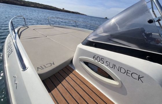 Motorboat Quicksilver Activ 605 Sundeck 150hp