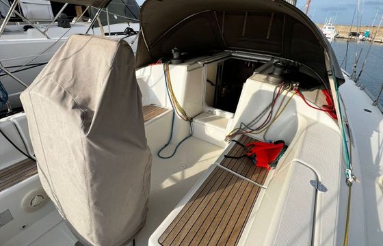 Sailboat Ponchin yacht Harmony 38 12m