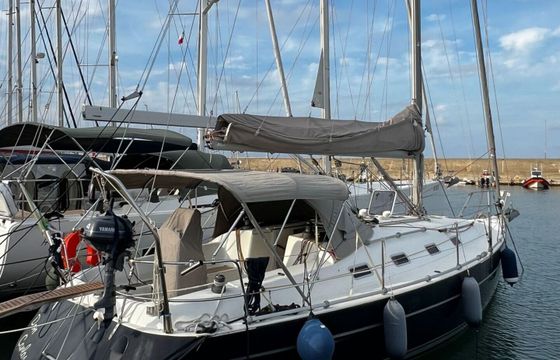 Sailboat Ponchin yacht Harmony 38 12m