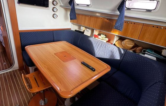 Sailboat Ponchin yacht Harmony 38 12m