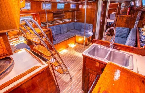 Sailboat Red 40 12.2m