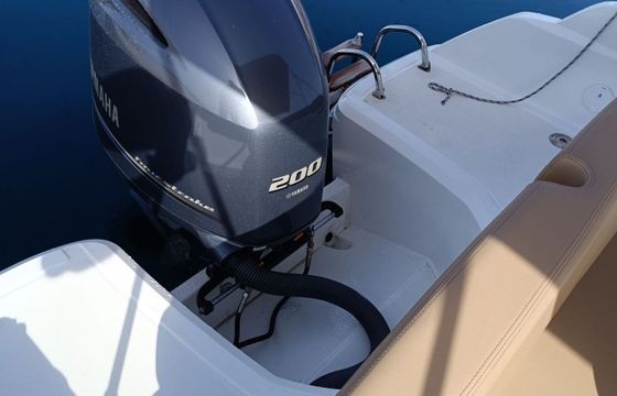 Motorboat Jeanneau Cap Camarat 650 Wa 200hp