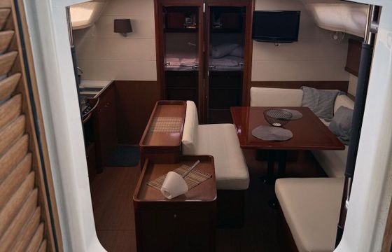Sailboat Beneteau Oceanis 50 15.24m