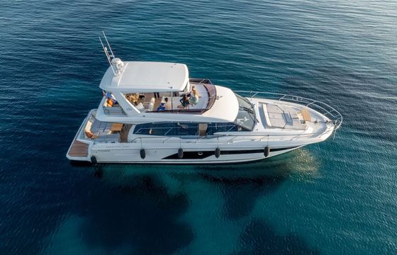 Motor yacht Jeanneau Prestige 590 fly 1200hp