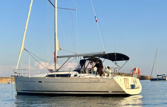 Sailboat Beneteau Oceanis 37 11.5m