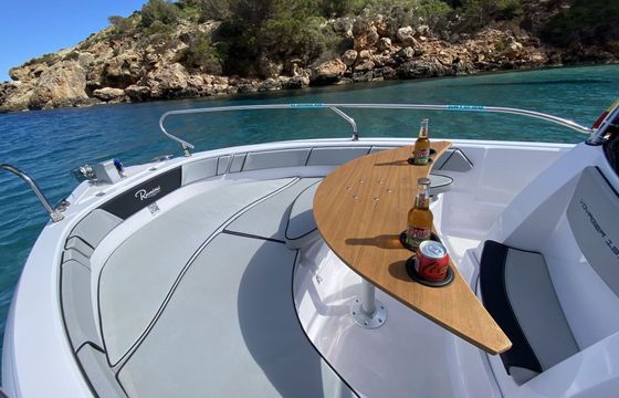 Motorboat Pro Marine Nereus 5.70m Yamaha 115hp 7 Personas 115hp