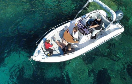 Motorboat Pro Marine Nereus 5.70m Yamaha 115hp 7 Personas 115hp