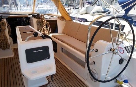 Sailboat Dufour 425 Grand Large 12.9m