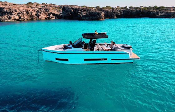 Motorboat De Antonio D32 600hp