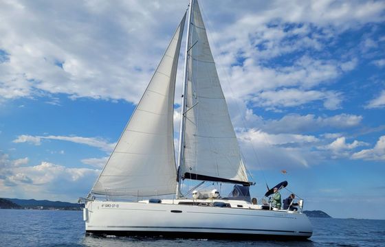 Sailboat Beneteau Oceanis 37 11.48m