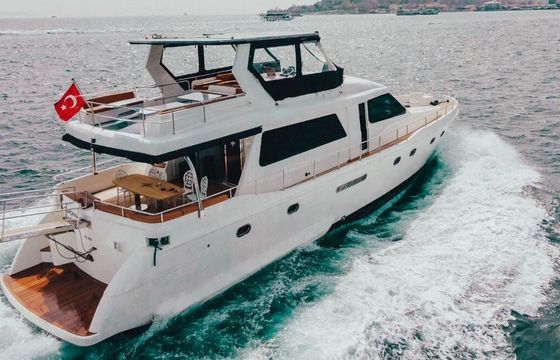 Motor yacht custom 2007 700hp
