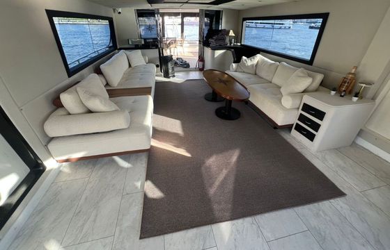 Motor yacht custom 2007 700hp