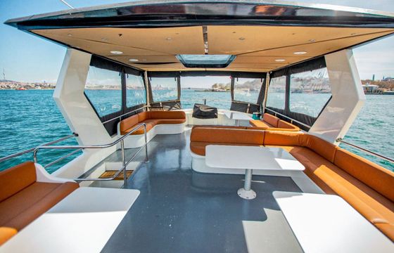 Motor yacht custom 2007 700hp