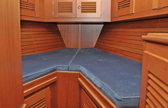 Sailboat Hallberg Rassy Hallberg rassy 42E 13m