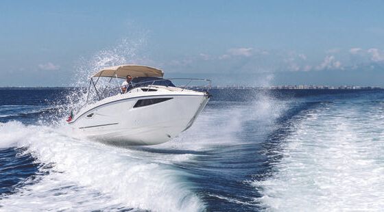 Motor yacht Cranchi Endurance 30 320hp