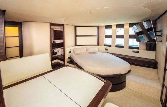 Motor yacht Azimut 62' 1070hp