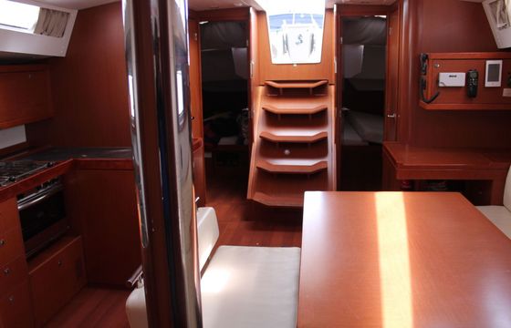 Sailboat BENETEAU OCEANIS 48 14.6m