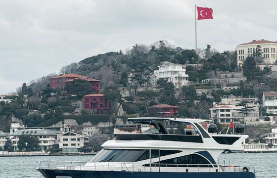 Motor yacht custom 2023 700hp