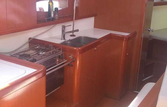Sailboat Beneteau Oceanis 40 12.2m