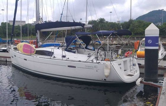 Sailboat Beneteau Oceanis 40 12.2m