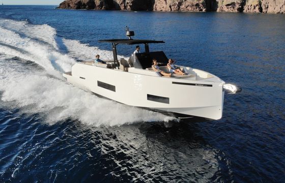 Motorboat De Antonio Yachts D42 open 900hp