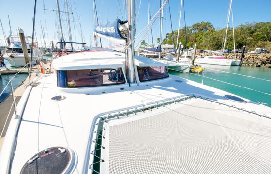 Catamaran FOUNTAINE PAJOT MAHE 36 11m