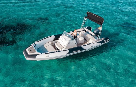 Motorboat Zodiac Sea Hawk 800 220hp