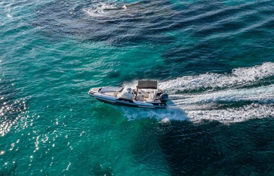 Motorboat Zodiac Sea Hawk 800 220hp