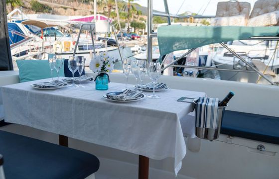 Catamaran Lagoon 380 S2 12m