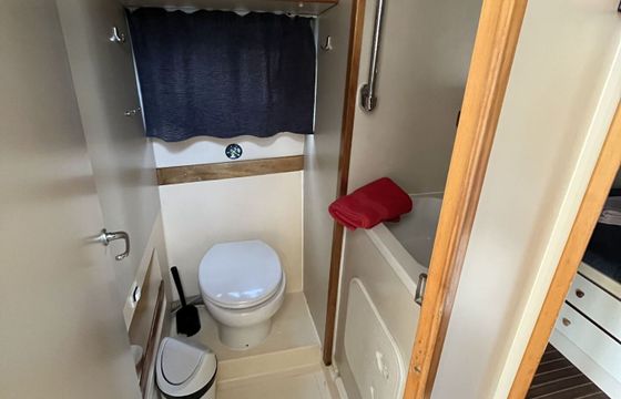 Houseboat New Con Fly Twins 30hp