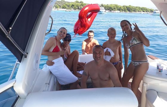 Motorboat Sealine 28 340hp