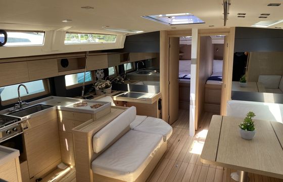 Sailboat Beneteau Oceanis 51.1 15.94m