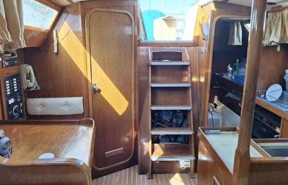 Sailboat Furia 37 11m