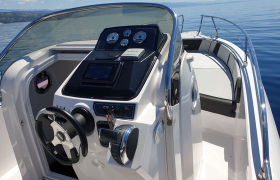Motorboat Ranieri 26S 250hp