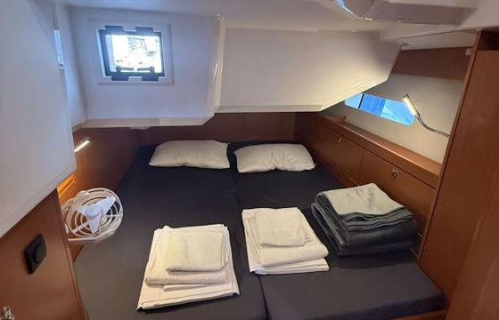 Sailboat Bavaria C46 14m
