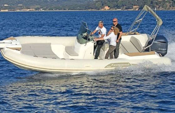 Motorboat Capelli Capelli Tempest 700 225hp
