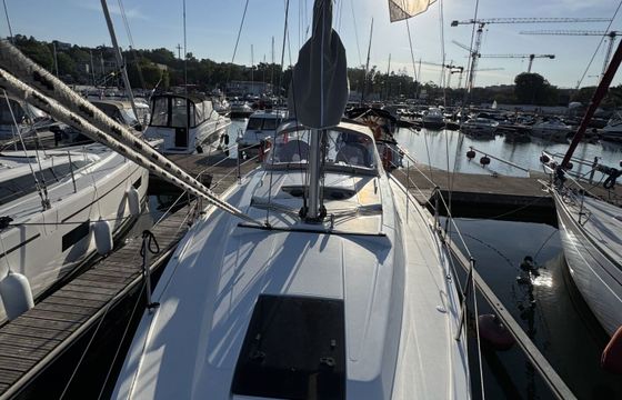 Sailboat Hanse 348 11m
