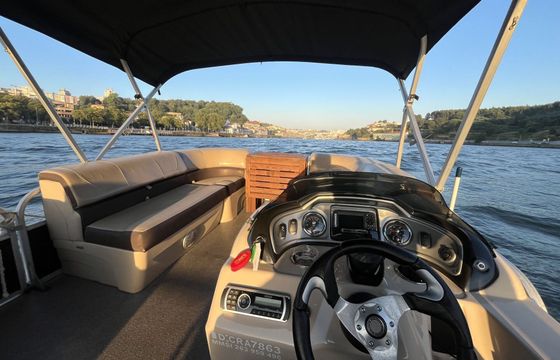 Motorboat mercury cruiser 120hp