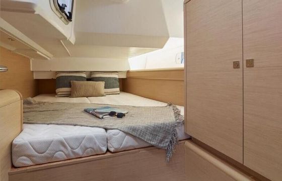 Sailboat JEANNEAU SUN ODYSSEY 449 13.75m