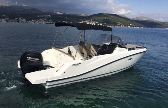 Motorboat Brunswick Quicksilver 675 Sundeck 150hp