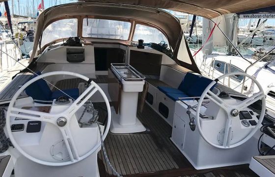 Sailboat Beneteau Oceanis 43 12.75m