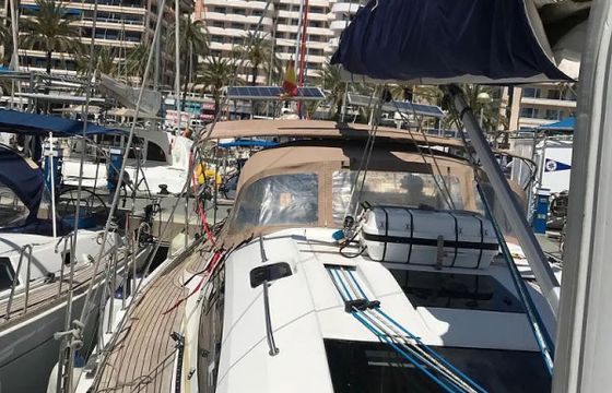Sailboat Beneteau Oceanis 43 12.75m