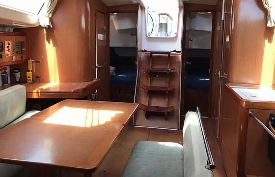 Sailboat Beneteau Oceanis 43 12.75m
